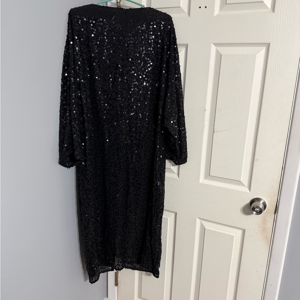 Elegant Black Sequin Dress - Picture 4 of 4